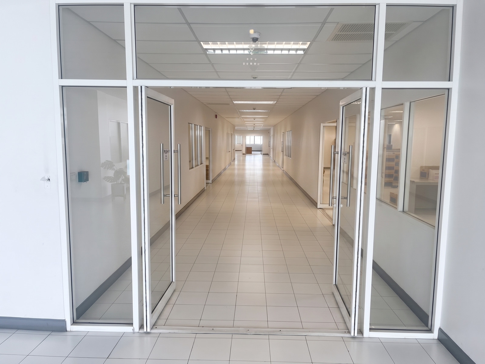 Office space for rent (4th floor) near the BTS, size 48 - 1,440 sq m, Prawet District Office space for rent (4th floor) near the BTS, size 48 - 1,440 sq m, Prawet District
