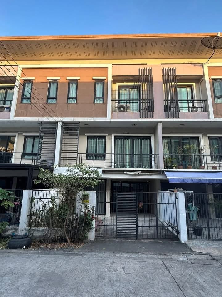 ให้เช่า ทาวน์โฮม 3ชั้น 3 นอน 3 น้ำ  โครงการเดอะโมสท์สามวา - มีนบุรี 18 ตรว เพียง 15000 บาท