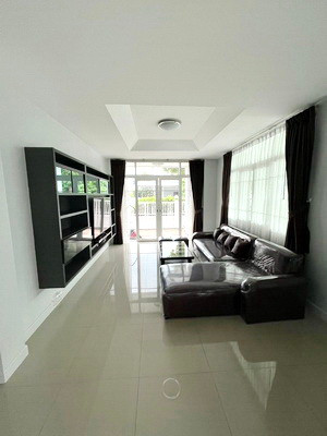 [ให้เช่า] หมู่บ้าน เสนาวิลล์ คู้บอน 27 / 3 ห้องนอน 3 ห้องน้ำ / 54 ตรว. 170 ตรม. **30,000** บ้านเดี่ยวปรับปรุงใหม่ตกแต่งสวย เฟอร์นิเจอร์และเครื่องใช้ไฟฟ้าครบชุด เดินทางสะดวก เข้าออกได้หลายทาง ใกล้ห้างแฟชั่น ไอซ์แลนด์ – รูปที่ 2