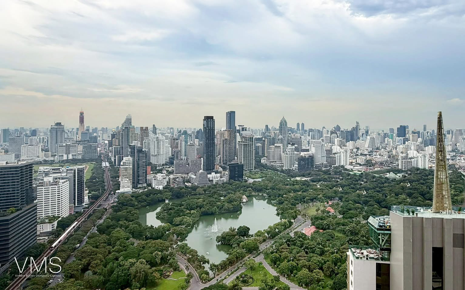 Dusit Residences: 2bed 2.5bath 118.25sqm 55,500,000 Lumpini park view Am: 0656199198 Dusit Residences: 2bed 2.5bath 118.25sqm 55,500,000 Lumpini park view Am: 0656199198