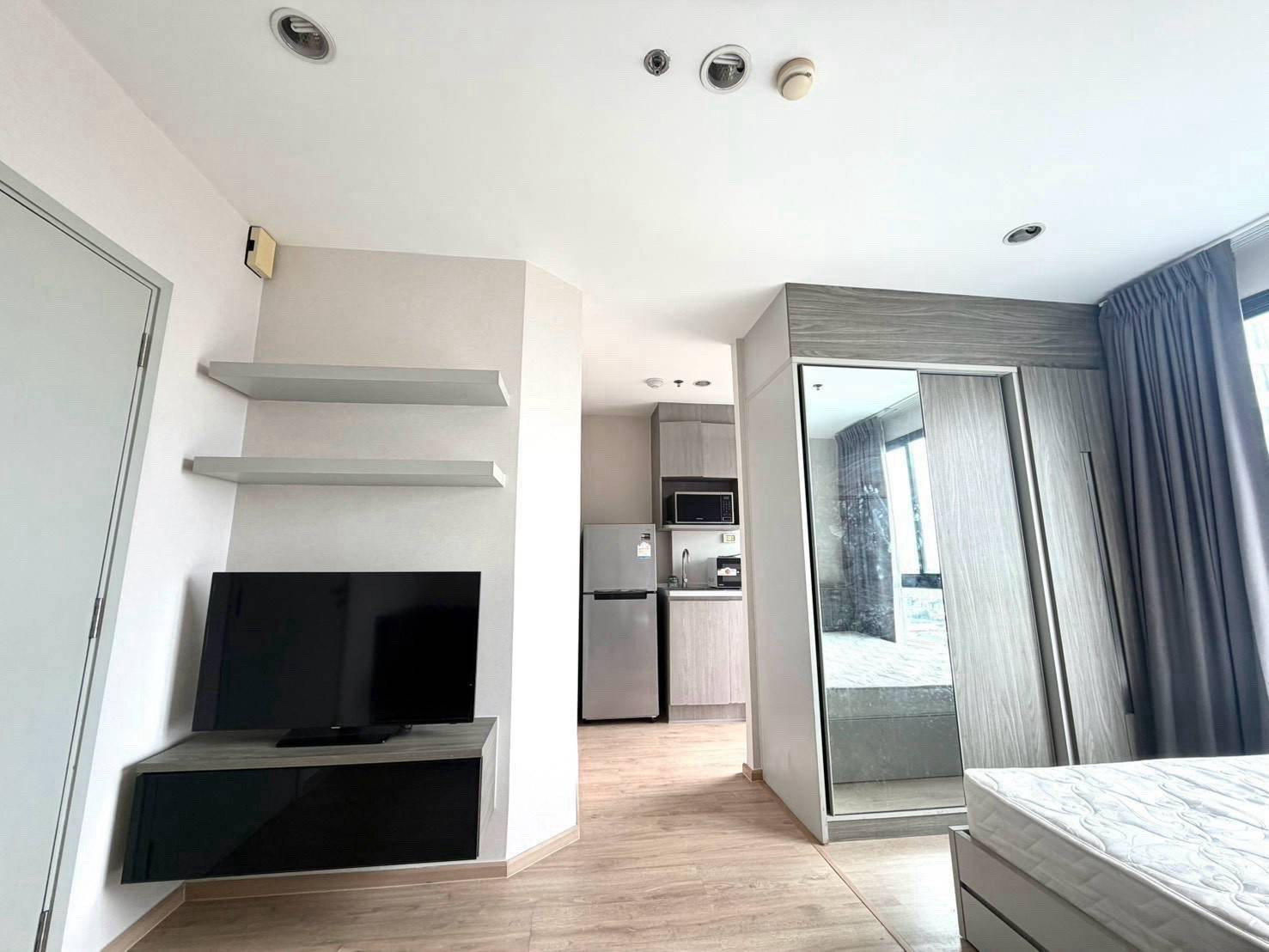 Ideo Sathorn-Thapra ; สตูดิโอ 21 ตรม. ค่าเช่า 10,000 บาท/เดือน – รูปที่ 3