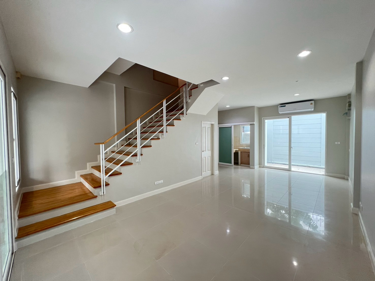 Townhome for rent, office, Lat Phrao, Wang Hin, Chok Chai 4, Kasetsart – รูปที่ 2
