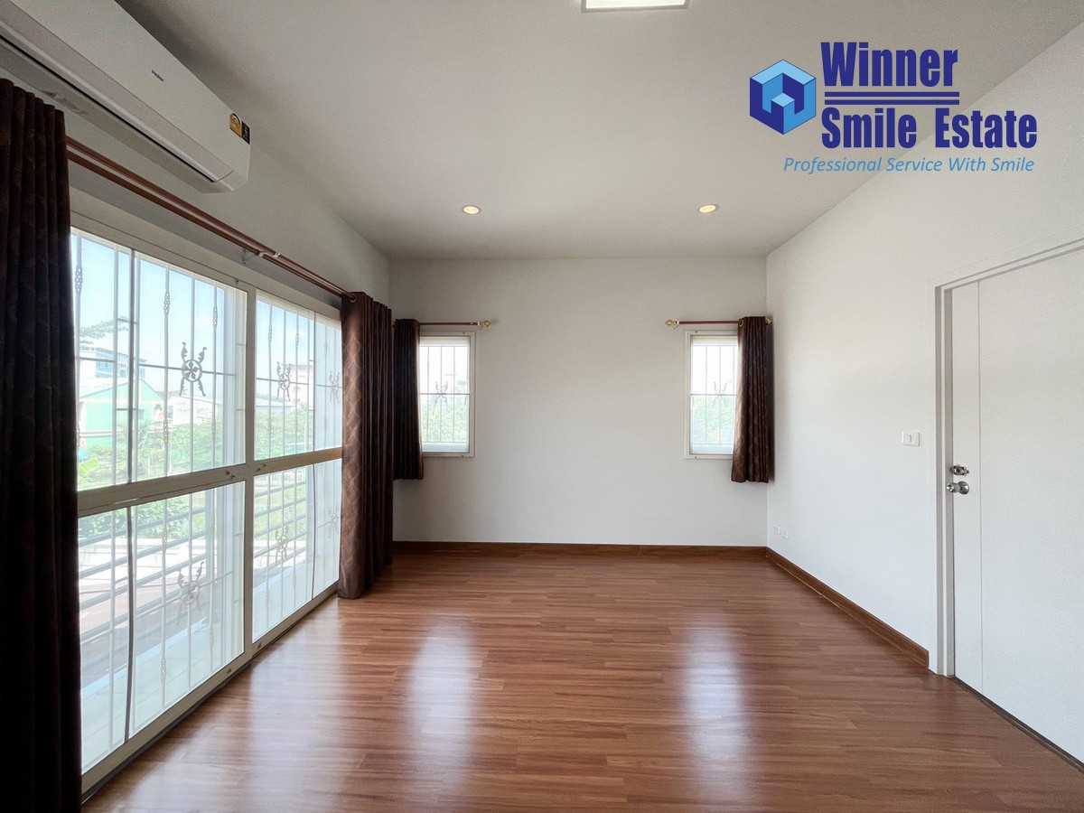 Twin house for sale, Natura Sukhumvit-Praksa, near Bang Pu Industrial Estate. Extended side of the house, large usable area of ​​175 sq.m.