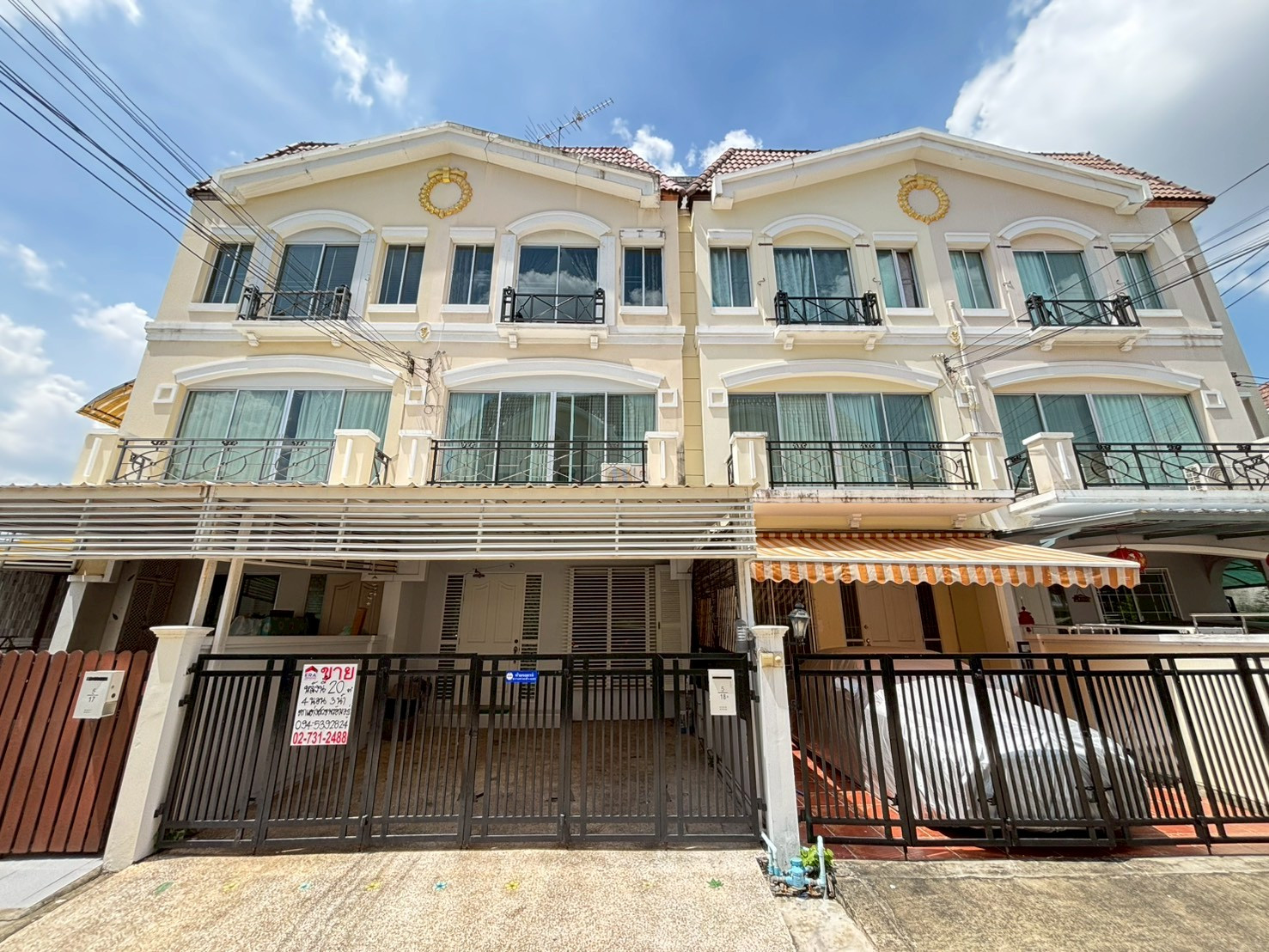 Townhome for sale Srinakarin 24 Village in the middle of the city, The Royal Monaco Srinakarin-Pattanakarn, area 20 sq m, price 5.9 million, beautifully decorated house, ready to move in, near the Yellow Line - Kelantan Station. and Seacon Square Townhome for sale Srinakarin 24 Village in the middle of the city, The Royal Monaco Srinakarin-Pattanakarn, area 20 sq m, price 5.9 million, beautifully decorated house, ready to move in, near the Yellow Line - Kelantan Station. and Seacon Square