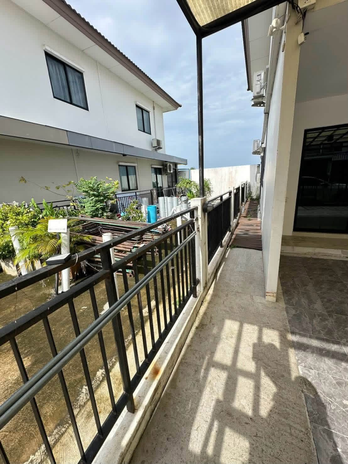 🏡✨ ให้เช่า บ้านหลังมุม | กานดาเพลส คลอง 6 ปทุมธานี 4 ห้องนอน 2 ห้องน้ำ บ้านโปร่ง สว่าง ไม่อึดอัด แบ่งพื้นที่ใช้งานได้หลากหลาย 🐶🐱 เลี้ยงสุนัข/แมวได้ 💥 ค่าเช่าเพียง 12,000 บาท/เดือน | พร้อมเข้าอยู่ – รูปที่ 3