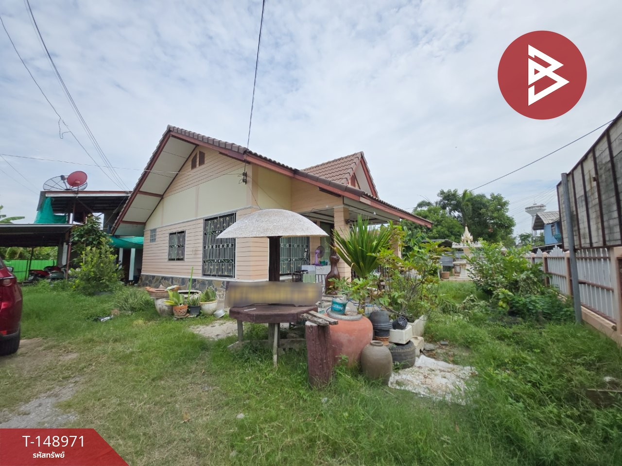 2 detached houses for sale with land, area 2 ngan 26.8 square meters, Saladaeng, Ang Thong. 2 detached houses for sale with land, area 2 ngan 26.8 square meters, Saladaeng, Ang Thong.