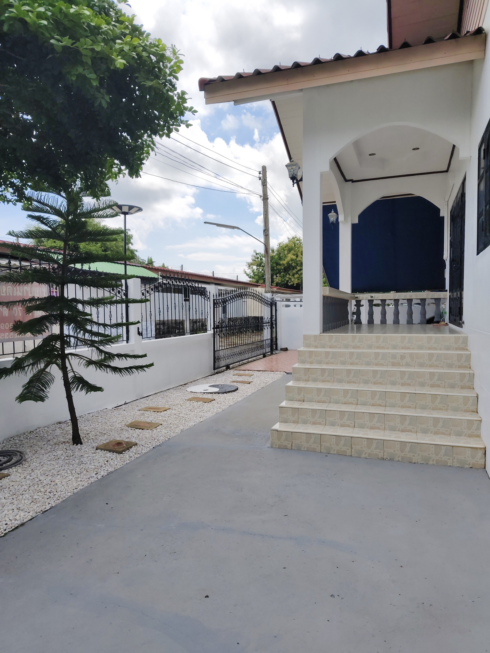 🏡 บ้านเดี่ยวหลังใหญ่หน้ากว้าง15คูณ16เมตร ติดทางสาธารณะ💧น้ำไม่ท่วม 💯😮📍ทำเลดี ใกล้แยกเกาะไทย  ใกล้เทคนิคอุตรดิตถ์ อ,เมืองจังหวัดอุตรดิตถ์ ✨หากคุณกำลังมองหาบ้านที่มีโครงสร้างแข็งแรง พื้นที่ใช้สอย 70 ตรว พร้อมเข้าอยู่💯✅มีเพียงหลังเดียวเท่านั้น✅💯✨💯✨💯✅ – รูปที่ 3