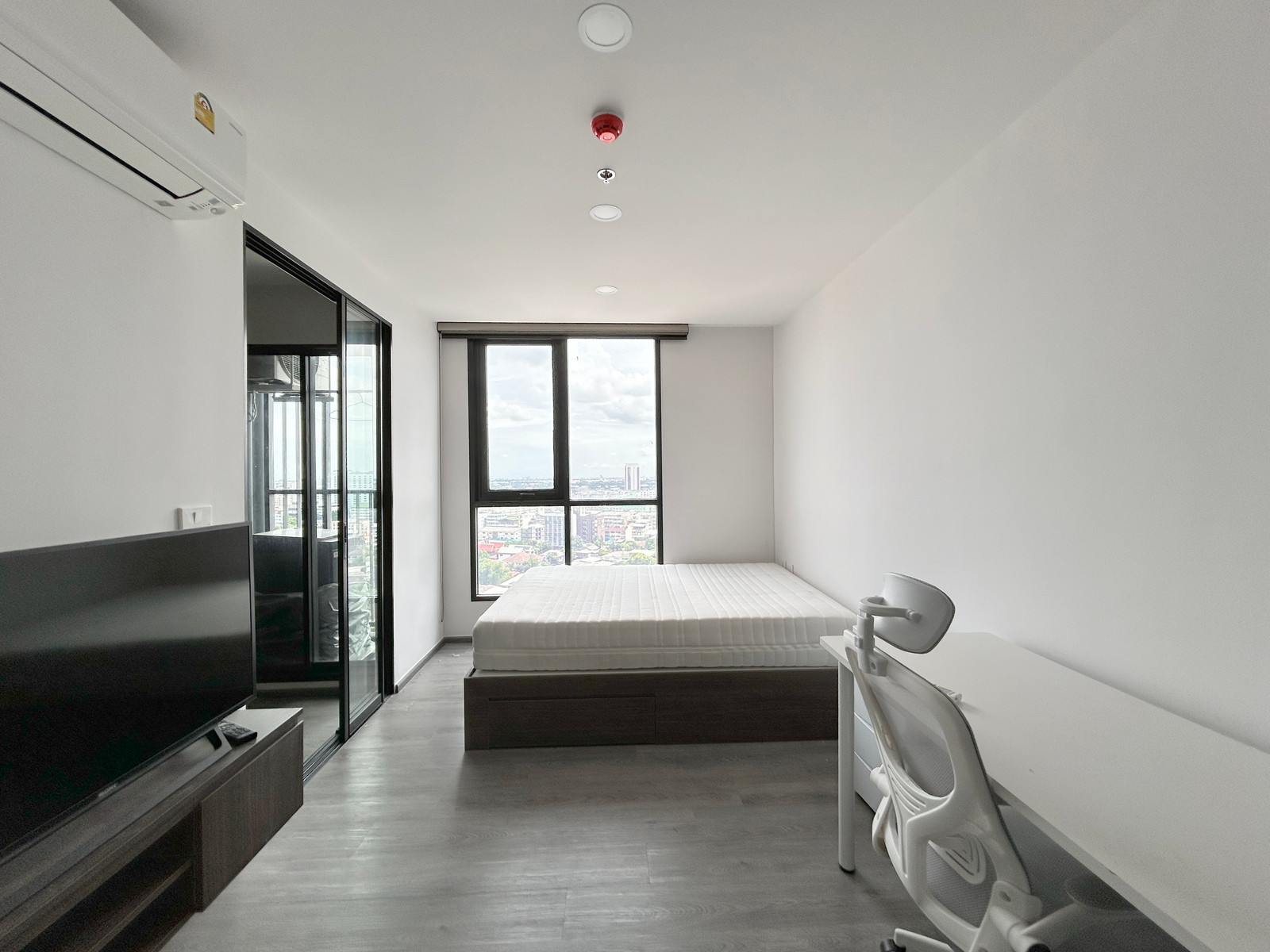 Condo for rent at The Origin Lat Phrao - Bang Kapi, size 23.09 sq m., 1 bedroom, corner room, east side, city view, 15th floor, Please appointment to see the room at 0944656262 Condo for rent at The Origin Lat Phrao - Bang Kapi, size 23.09 sq m., 1 bedroom, corner room, east side, city view, 15th floor, Please appointment to see the room at 0944656262