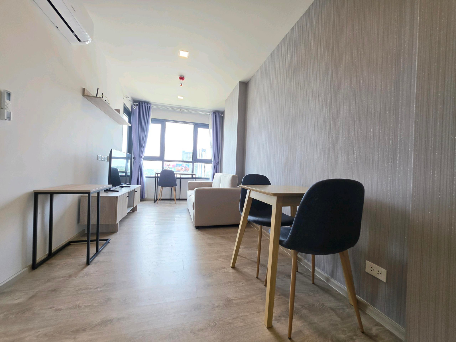 The Base Chiang Mai, 11th floor! Beautiful room, view of Central Chiang Mai Shopping Center (Central Festival), 34 sq m, 1 bedroom, 16,000 / month. The Base Chiang Mai, 11th floor! Beautiful room, view of Central Chiang Mai Shopping Center (Central Festival), 34 sq m, 1 bedroom, 16,000 / month.