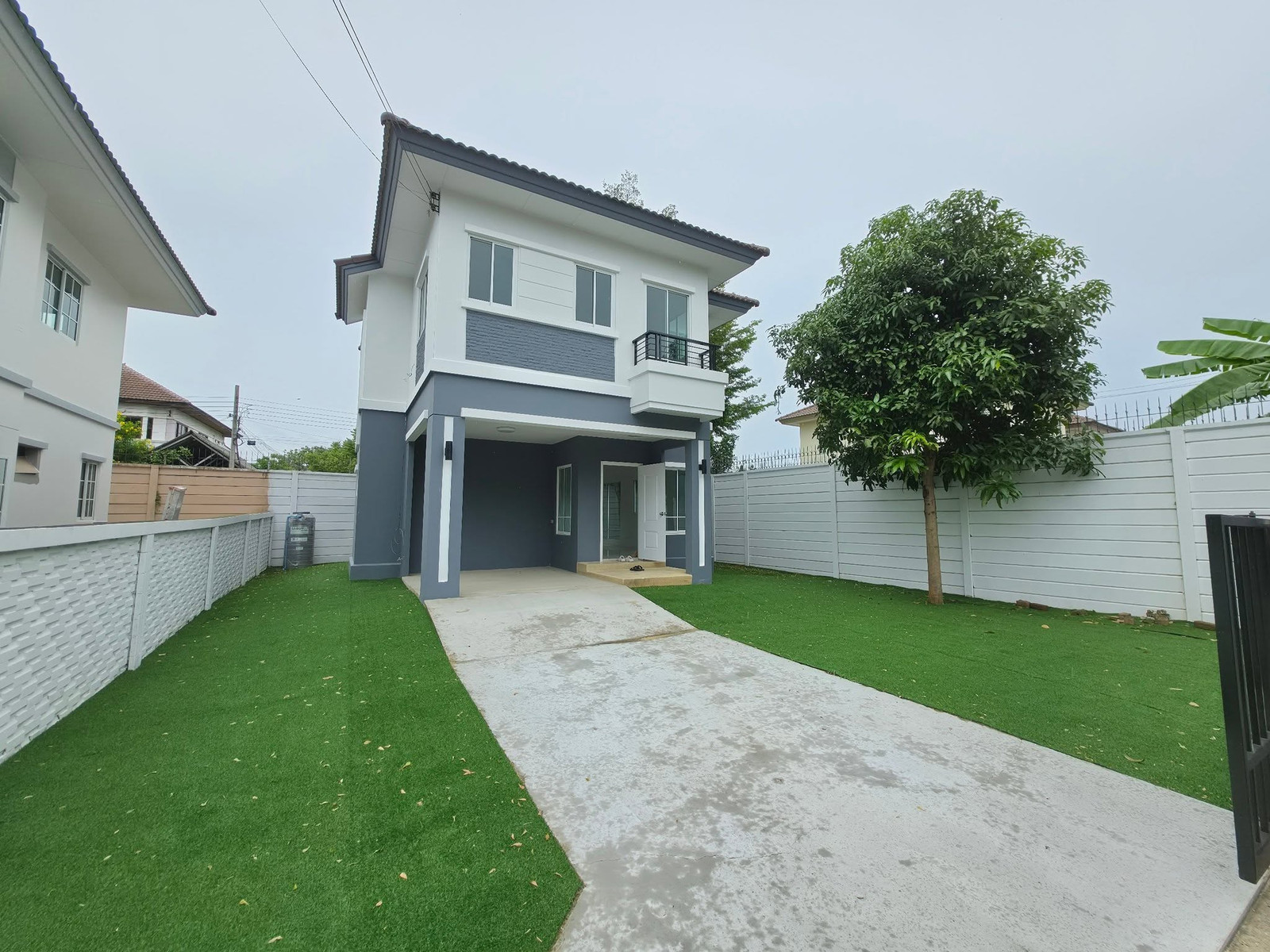Single house, good location Next to Ratchaphruek Road, lots of space, almost 70 sq m, behind the edge!! Newly updated Single house, good location Next to Ratchaphruek Road, lots of space, almost 70 sq m, behind the edge!! Newly updated