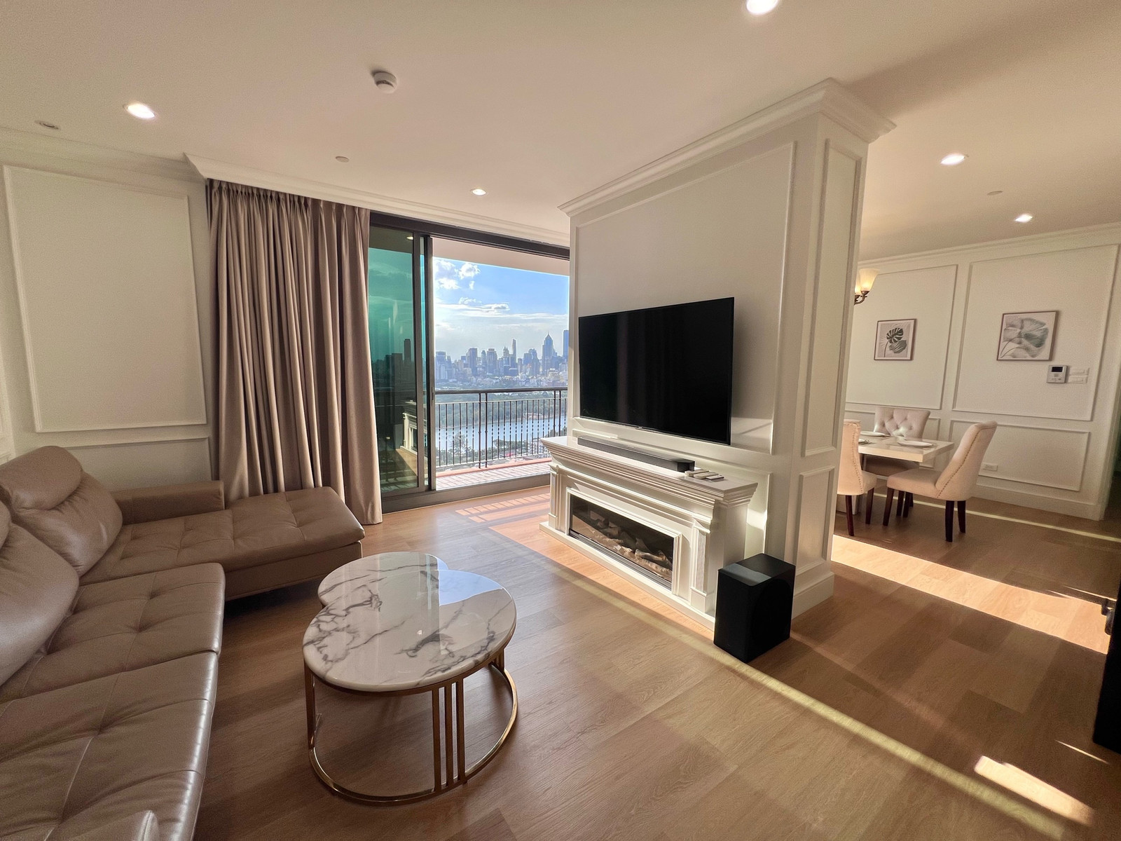 3 Bedrooms | 150 SQM | High Floor 🌿 Beautiful Benjakitti Park View 🐾 Pet Friendly 125k/month Call: 0635925888 3 Bedrooms | 150 SQM | High Floor 🌿 Beautiful Benjakitti Park View 🐾 Pet Friendly 125k/month Call: 0635925888