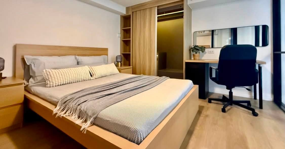 Luxurious hotel-style condo Outstanding location on Sukhumvit main road, near BTS On Nut. Luxurious hotel-style condo Outstanding location on Sukhumvit main road, near BTS On Nut.
