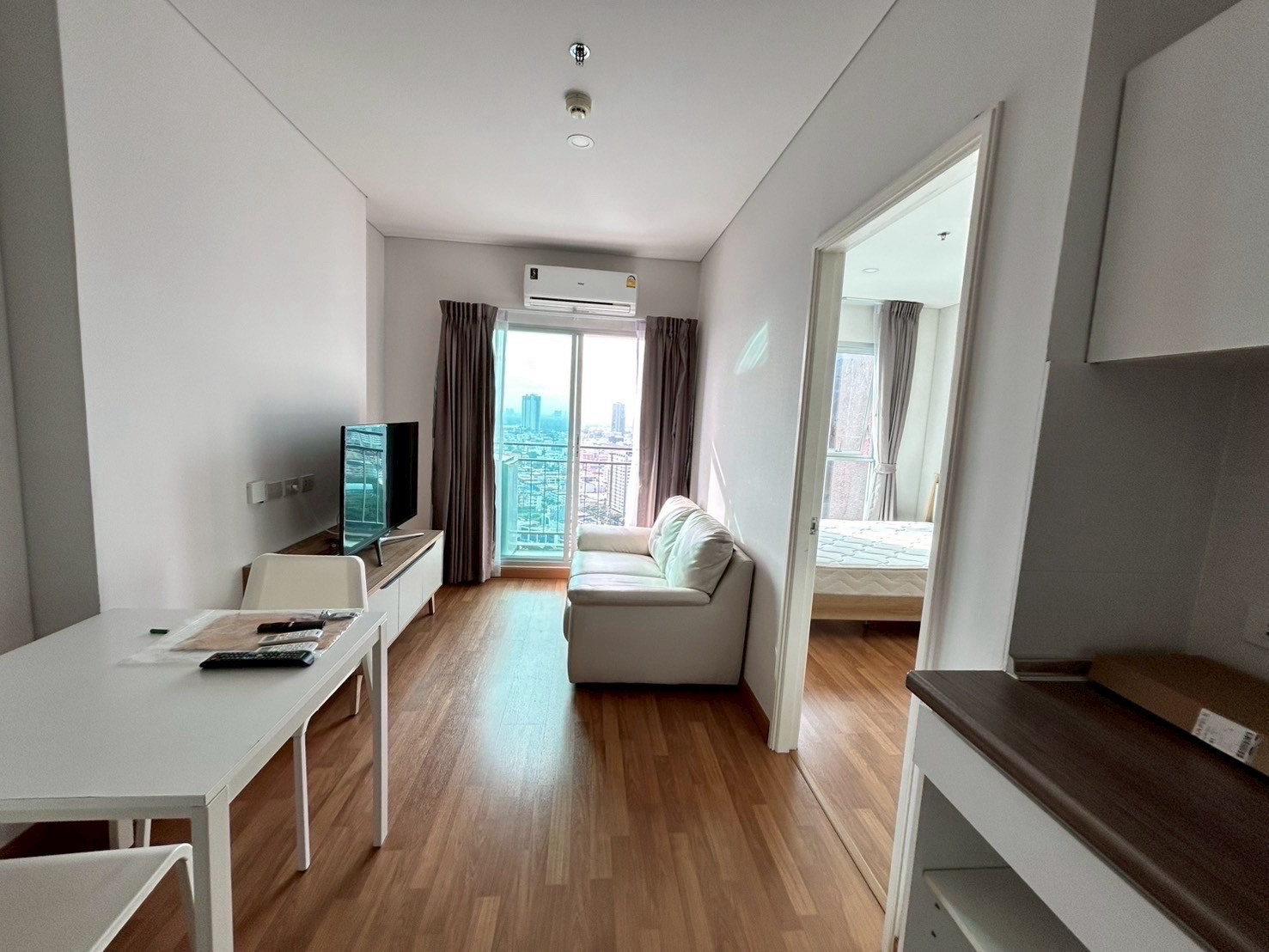 For rent Lumpini Place Ratchada Sathu with furniture. and electrical equipment Ready to move in 16/9/69 For rent Lumpini Place Ratchada Sathu with furniture. and electrical equipment Ready to move in 16/9/69