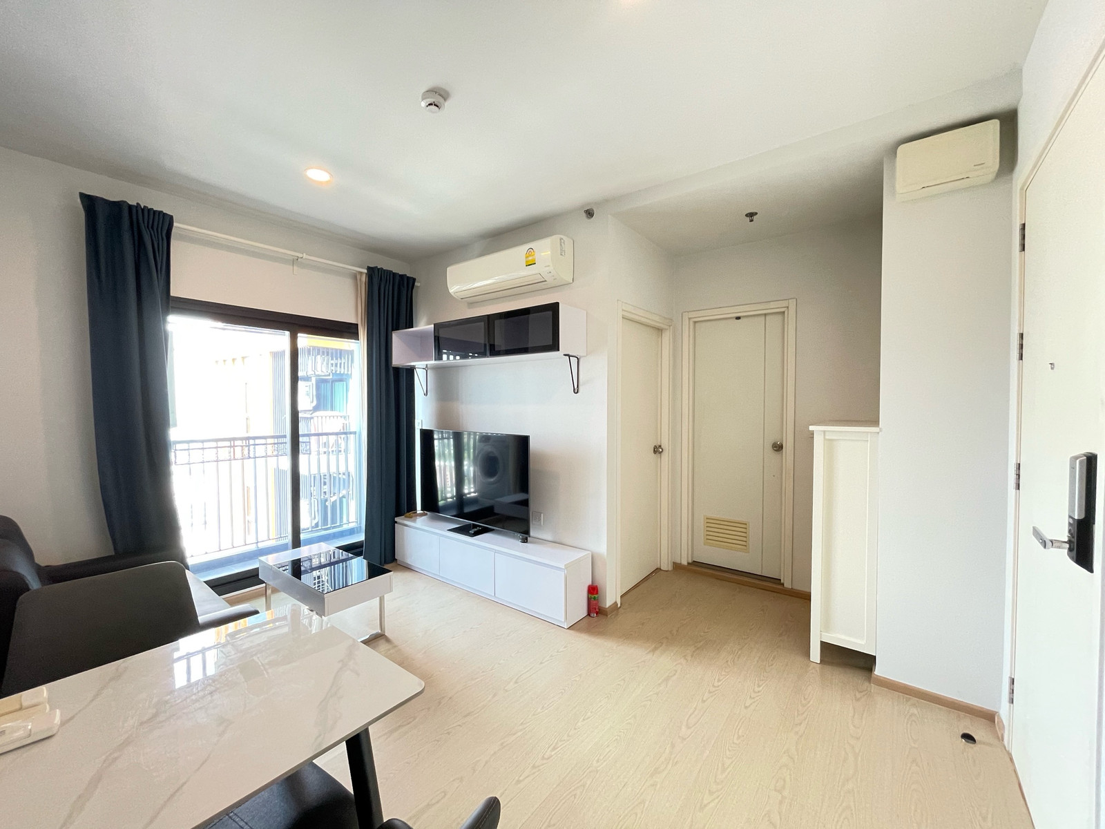 For urgent rent, 2 bedrooms, parking for 2. For urgent rent, 2 bedrooms, parking for 2.
