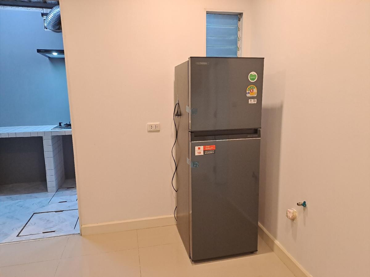🟢 Townhome for rent, 2 floors, 18 sq m, 3 bedrooms, in front of the house, wont bump into anyone, fully furnished, extended kitchen, ready to move in | Willet Light Pattanakarn 38 – รูปที่ 4