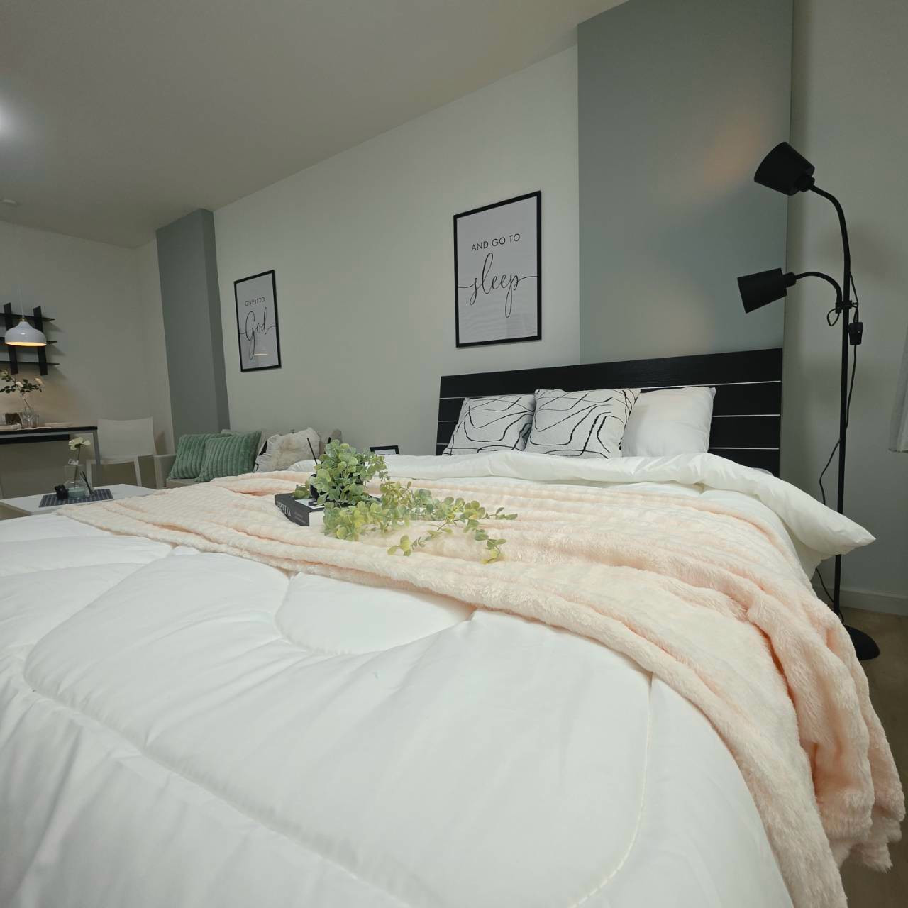The best room in the project, D Condo Ramintra, price only 1.359 million baht, Building C, 3rd floor, size 29 sq m., studio room. – รูปที่ 2