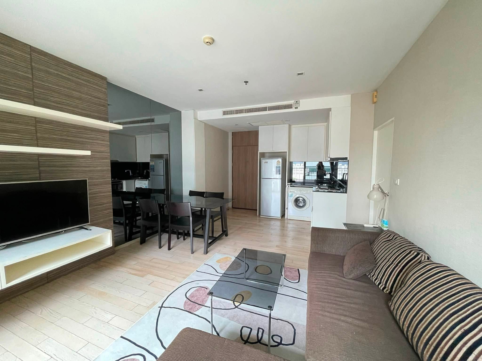 Big Room in Thonglor 🏙(For Rent) Noble Solo (Thonglor) (1 Bed , 52.98 sqm) 💵 26,000 THB Big Room in Thonglor 🏙(For Rent) Noble Solo (Thonglor) (1 Bed , 52.98 sqm) 💵 26,000 THB