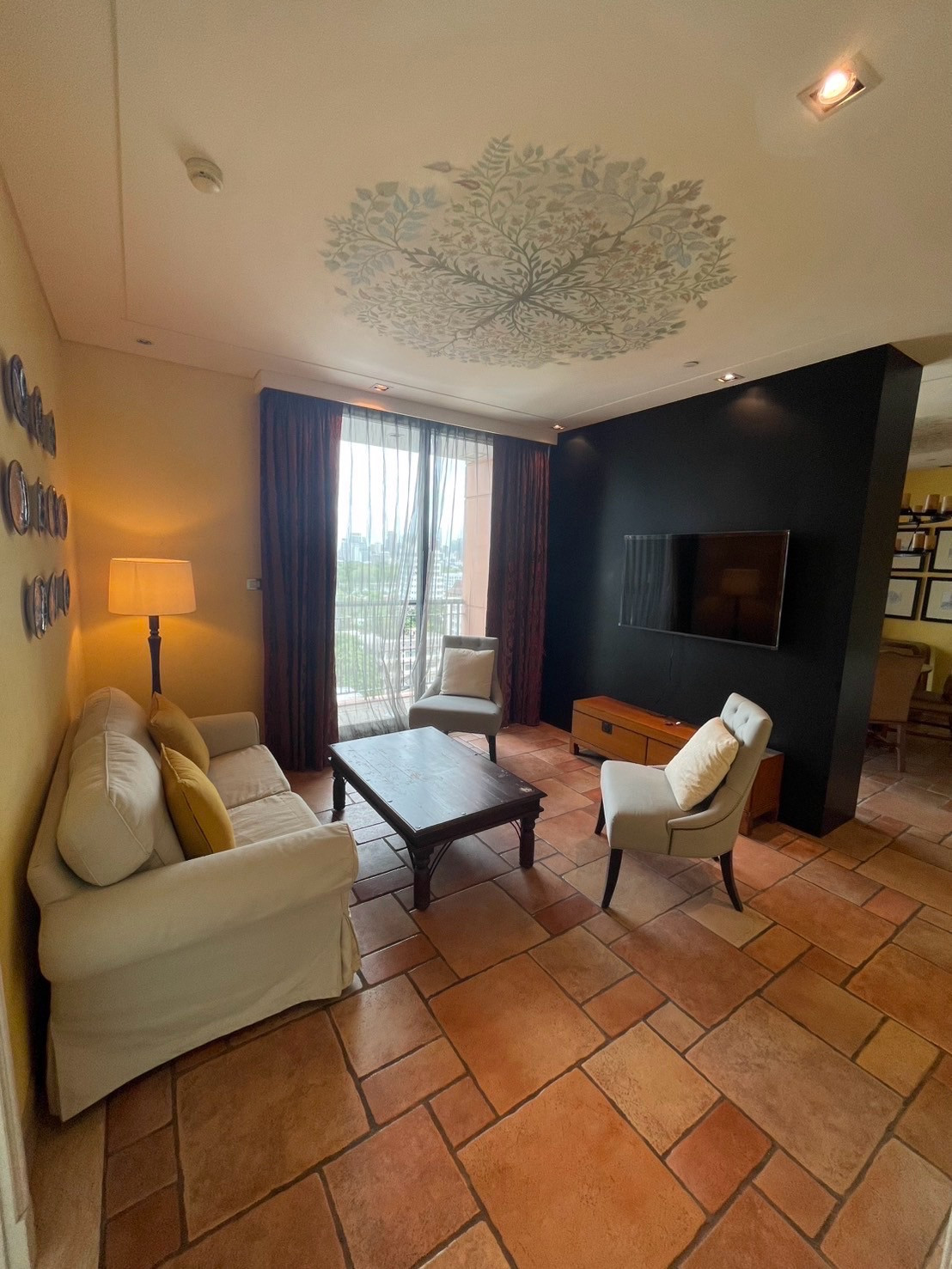 3 Bedrooms | 150 SQM | High Floor 🌿 Beautiful Benjakitti Park View 🐾 Pet Friendly 80k/month Call: 0635925888 3 Bedrooms | 150 SQM | High Floor 🌿 Beautiful Benjakitti Park View 🐾 Pet Friendly 80k/month Call: 0635925888