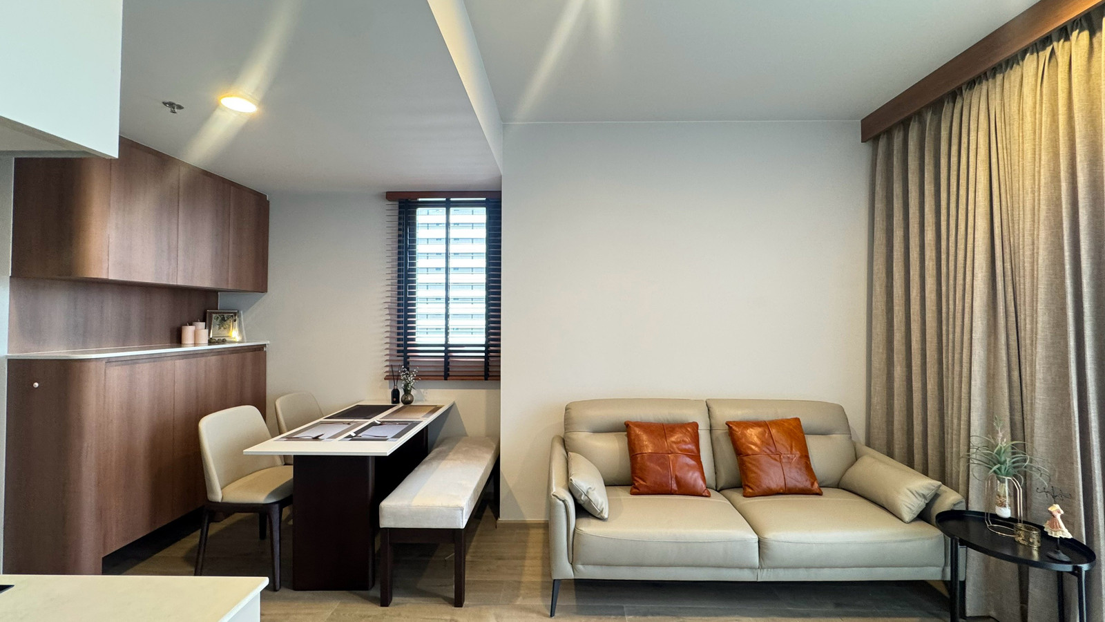 For rent 1 br Corner unit and new unit ( Fully furnished ) @38K 