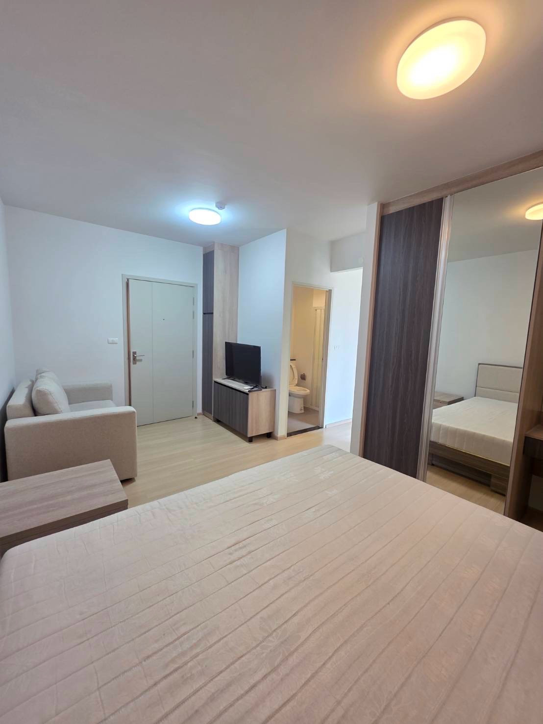 For rent: Unio Sukhumvit 72 Phase 2, fully furnished, complete electrical appliances, has shuttle to and from BTS Bearing.