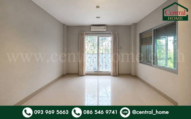 The River Park Modern Place (corner room) sold below appraised price.