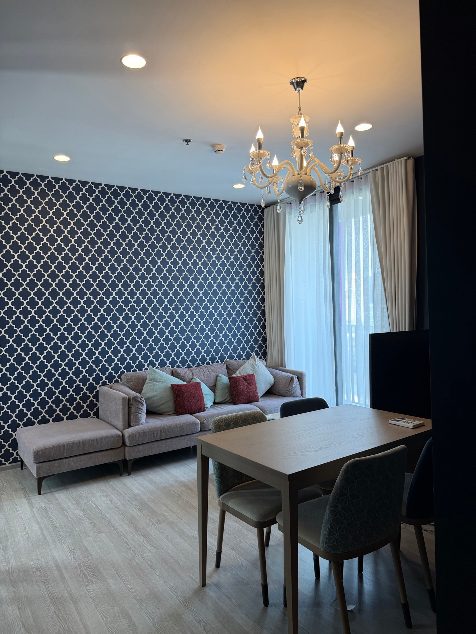 XT Ekmai for rent, 2 bedrooms, 2 bathrooms, special price.