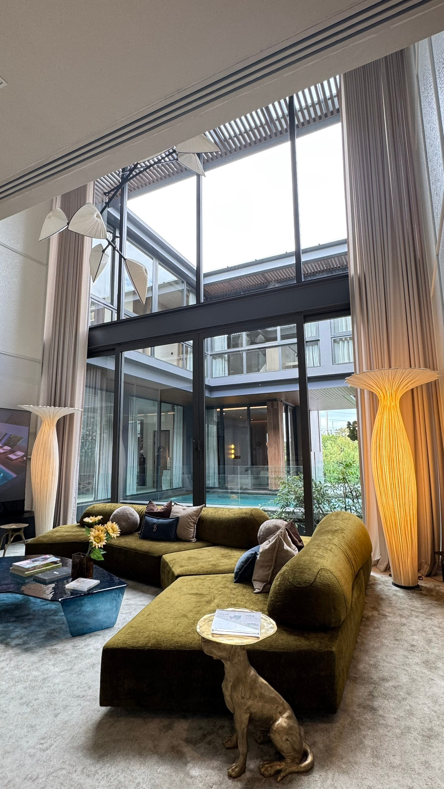 Sonle Residences (Super Ultra Luxury) Fully Furnished: 1,300 sqm. @ THB 260,000,000 Please contact at 080-889-5229 Sonle Residences (Super Ultra Luxury) Fully Furnished: 1,300 sqm. @ THB 260,000,000 Please contact at 080-889-5229
