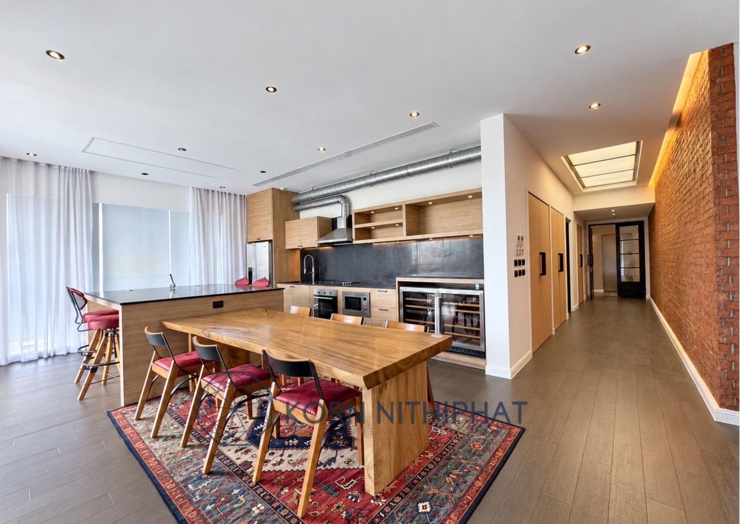 For Rent Penthouse for Pet Friendly Residences in Ekkamai - Sukhumvit 65 District - Bangkok Expats Property | 940 Meters to BTS Sky Train