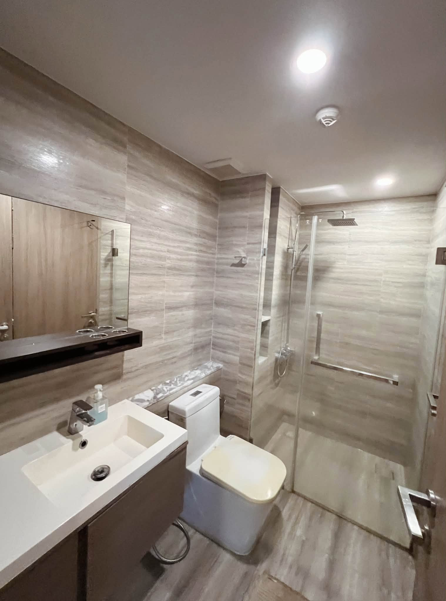 ให้เช่าคอนโด ใจกลางเมือง ใกล้บีทีเอสอารีย์ เดินทางสะดวก เฟอร์นิเจอร์ครบครัน พร้อมเข้าอยู่ – รูปที่ 3