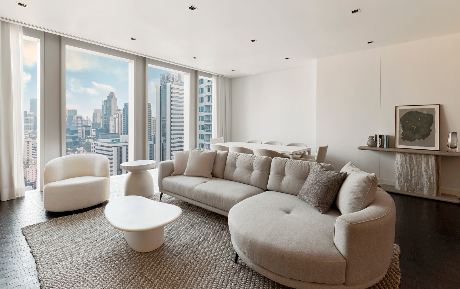 THE RITZ-CARLTON RESIDENCES Luxury 3-Bedroom in the heart of Bangkok