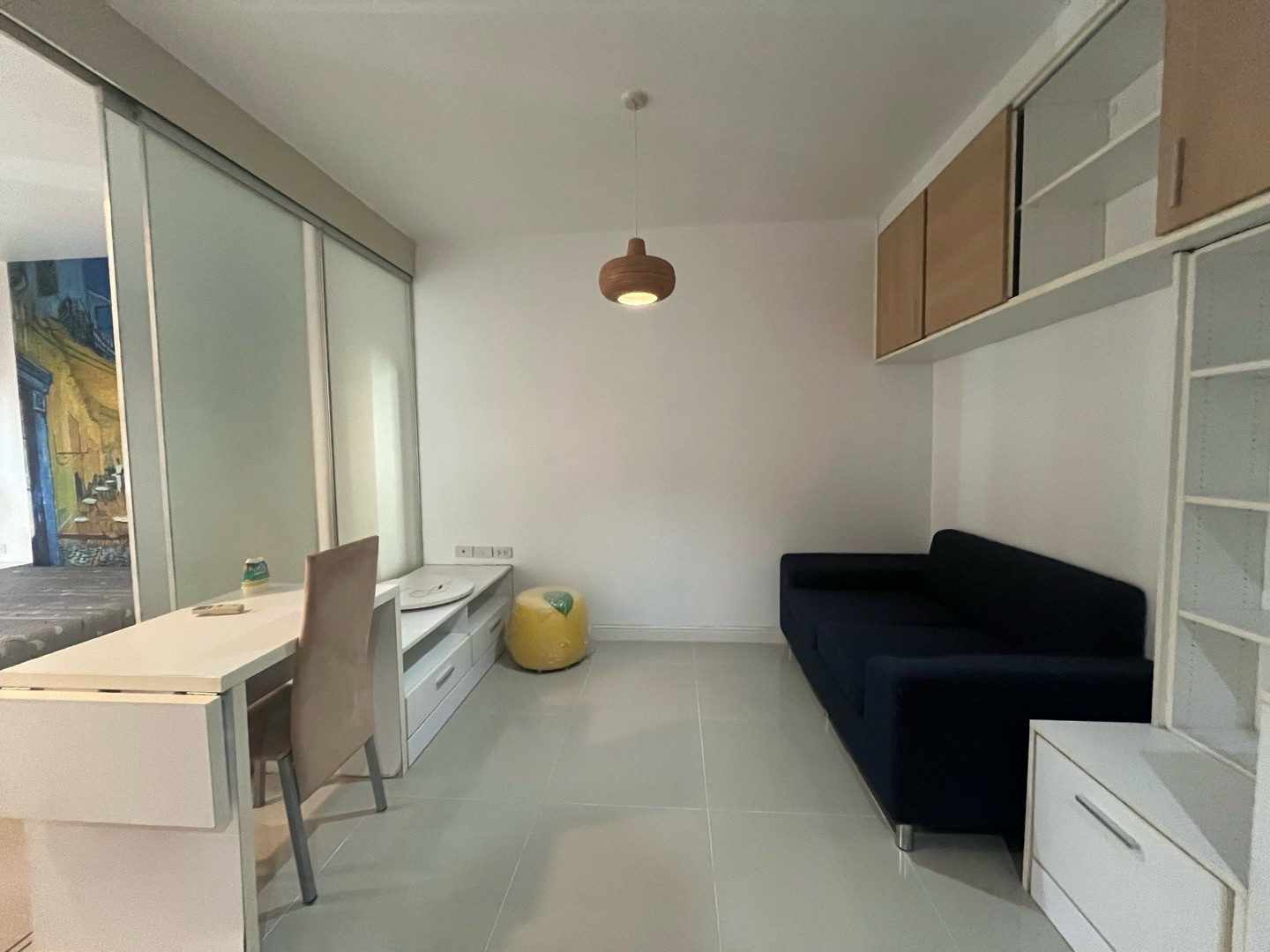 Condo for rent the Iris condo Rama 9-Srinakarin, studio room, Building C, 6th floor, size 33 sq m, 8,000 baht/month.