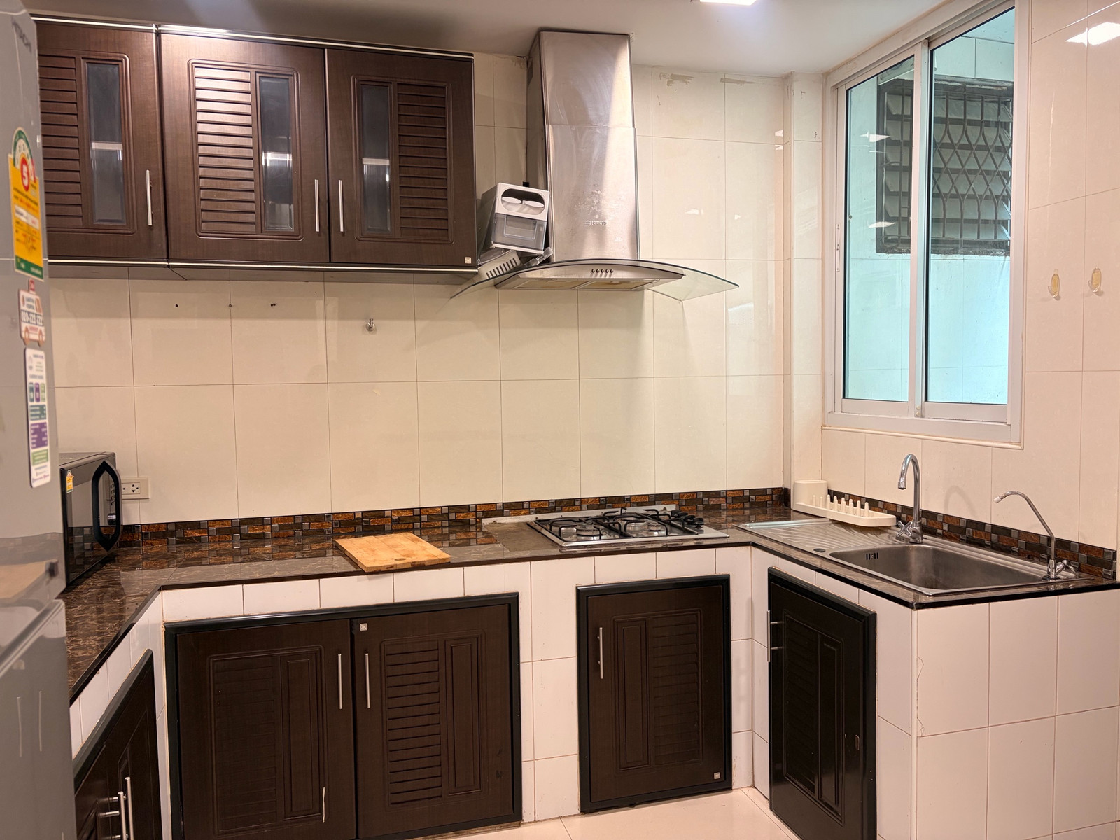 ให้เช่า Townhouse 2 ชั้น 3 ห้องนอน 3 ห้องน้ำ ขนาด 180 ตร.ม. ใกล้ BTS พร้อมพงษ์ 1 กม. เลี้ยงสัตว์ได้ – รูปที่ 3