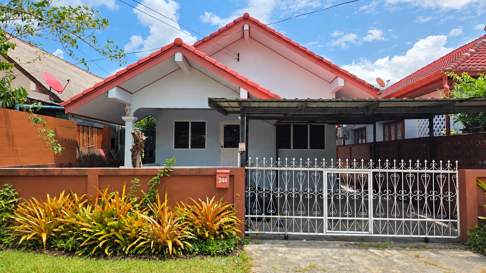 Ready to move in Single house for rent Near Sampeng Mueang Khon
