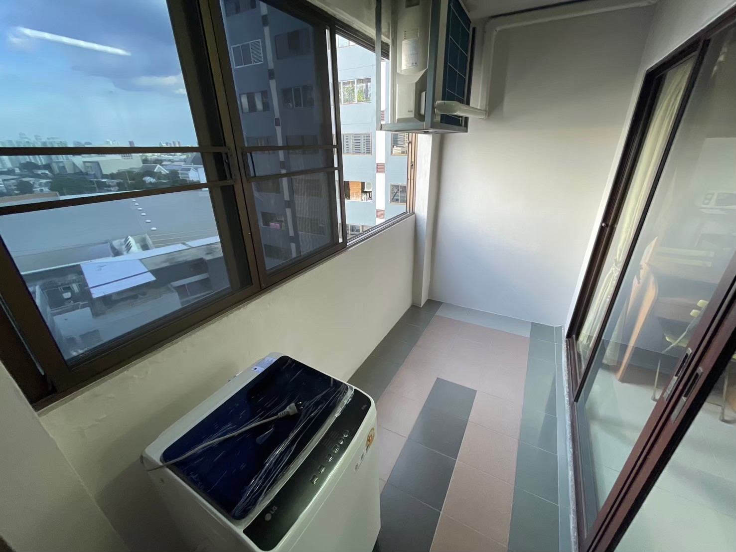 ห้องใหญ่ 40ตรม ปล่อยเช่าไวมาก Srivara Mansion 1 สนใจติดต่อ Line : 0889656914 รีบทักเลย – รูปที่ 4