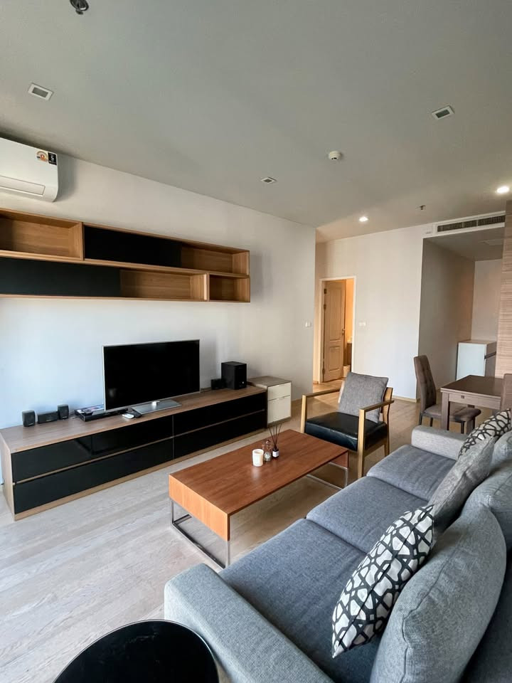 Noble Refine Sukhumvit 26 – Corner Unit, High Floor, Open View, Newly Renovated Noble Refine Sukhumvit 26 – Corner Unit, High Floor, Open View, Newly Renovated