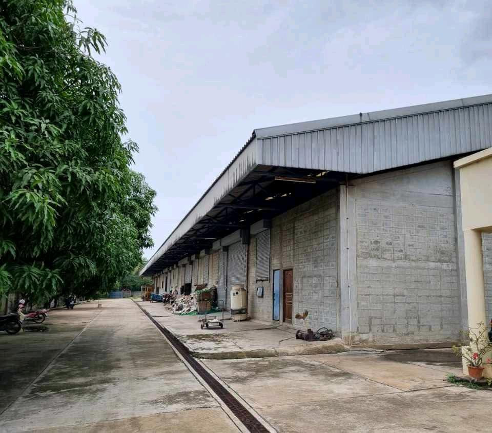 🏭 ขายโรงงานพร้อมกิจการ — กลึง/หล่อโลหะ ผลิตอะไหล่ 📍 ตั้งอยู่ อ.ไทรน้อย จ.นนทบุรี   📌 ขนาดพื้นที่   - พื้นที่ใช้เป็นโรงงาน: 4 ไร่ ​ - ที่ดินรวมทั้งหมด: 19 ไร่ (ถมเตรียมพร้อมใช้งานแล้ว)   ✅ เอกสารและใบอนุญาตครบถ้วน   - ใบอนุญาตประกอบกิจการโรงงาน (รง.4) ✅ – รูปที่ 2