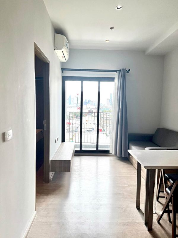 Altitude Unicorn Sathorn - Thapra, room 31 sq m., good location, near the BTS, available for rent!!