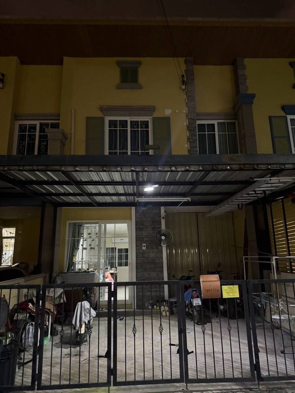 House for rent, Golden Town 2 On Nut - Phatthanakan, near Lotus On Nut 80, just 9 minutes.