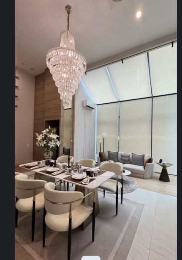 Baan Klang Muang Classie sukhumvit 77 : Townhome 3ชั้น ขนาด 190 ตร.ม  24 ตร.ว  2 ห้องนอน 3 ห้องน้ำ  ที่จอดรถ 2 คัน ราคาที่ 13,900,000 บาท  ชมโครงการ 080-889-5229