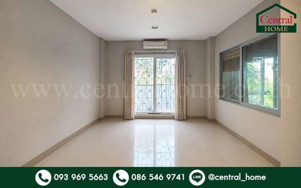 The River Park Modern Place (corner room) sold below appraised price.