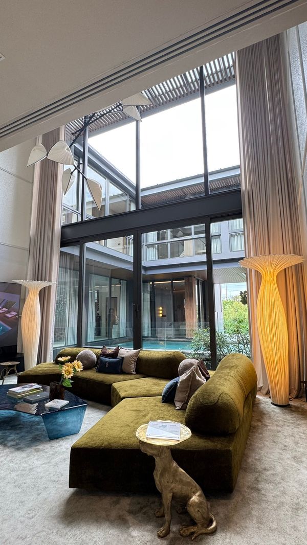 Sonle Residences (Super Ultra Luxury) Fully Furnished: 1,300 sqm.  @ THB 260,000,000 Please contact at  080-889-5229