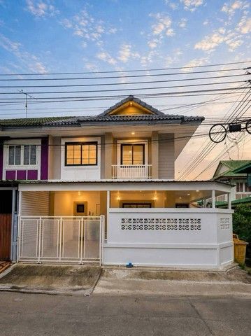 2-story townhome for sale, Pruksa 10 Village, Sai Noi, area 24 sq m, newly decorated, ready to move in.