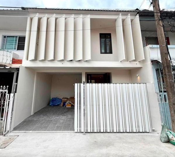 For Sale  2-Story Townhome for Sale – Soi Lat Phrao 41  Near MRT Lat Phrao Station. , Chankasem , Chatuchak , Bangkok , CX-173220