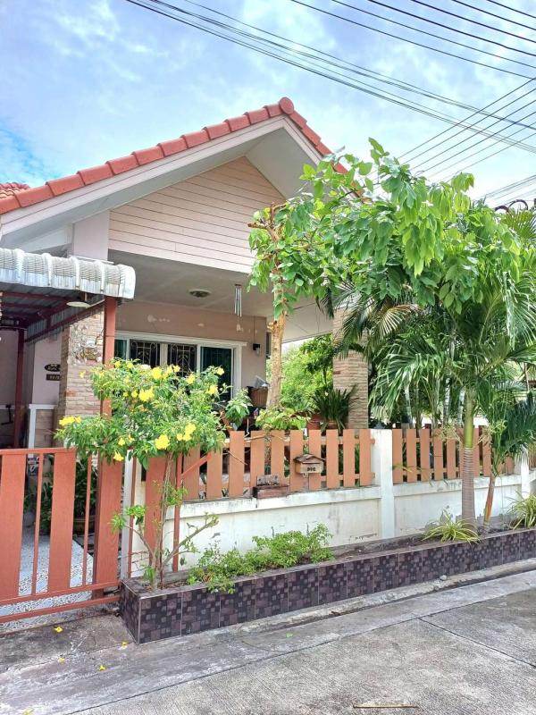 Nopnapa Village, Khlong Tamru Subdistrict, Mueang District, Chonburi Province / 3 Bedrooms (FOR SALE) NANN025