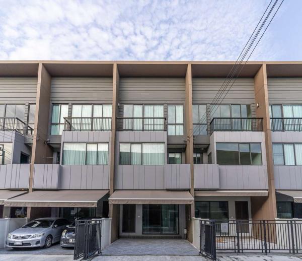 Baan Klang Muang Ratchaphruek-Sathorn / 3 Bedrooms (SALE WITH TENANT) EARK123