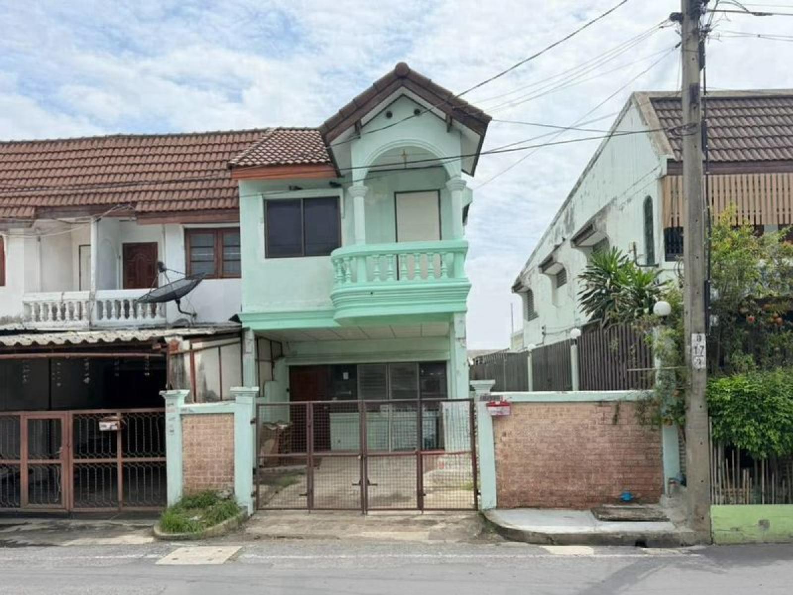 For Sale Townhouse/Townhome , Baan Buathong Kheha , corner unit , newly renovated , Bang Bua Thong , Bang Bua Thong , Nonthaburi , CX-173618 For Sale Townhouse/Townhome , Baan Buathong Kheha , corner unit , newly renovated , Bang Bua Thong , Bang Bua Thong , Nonthaburi , CX-173618