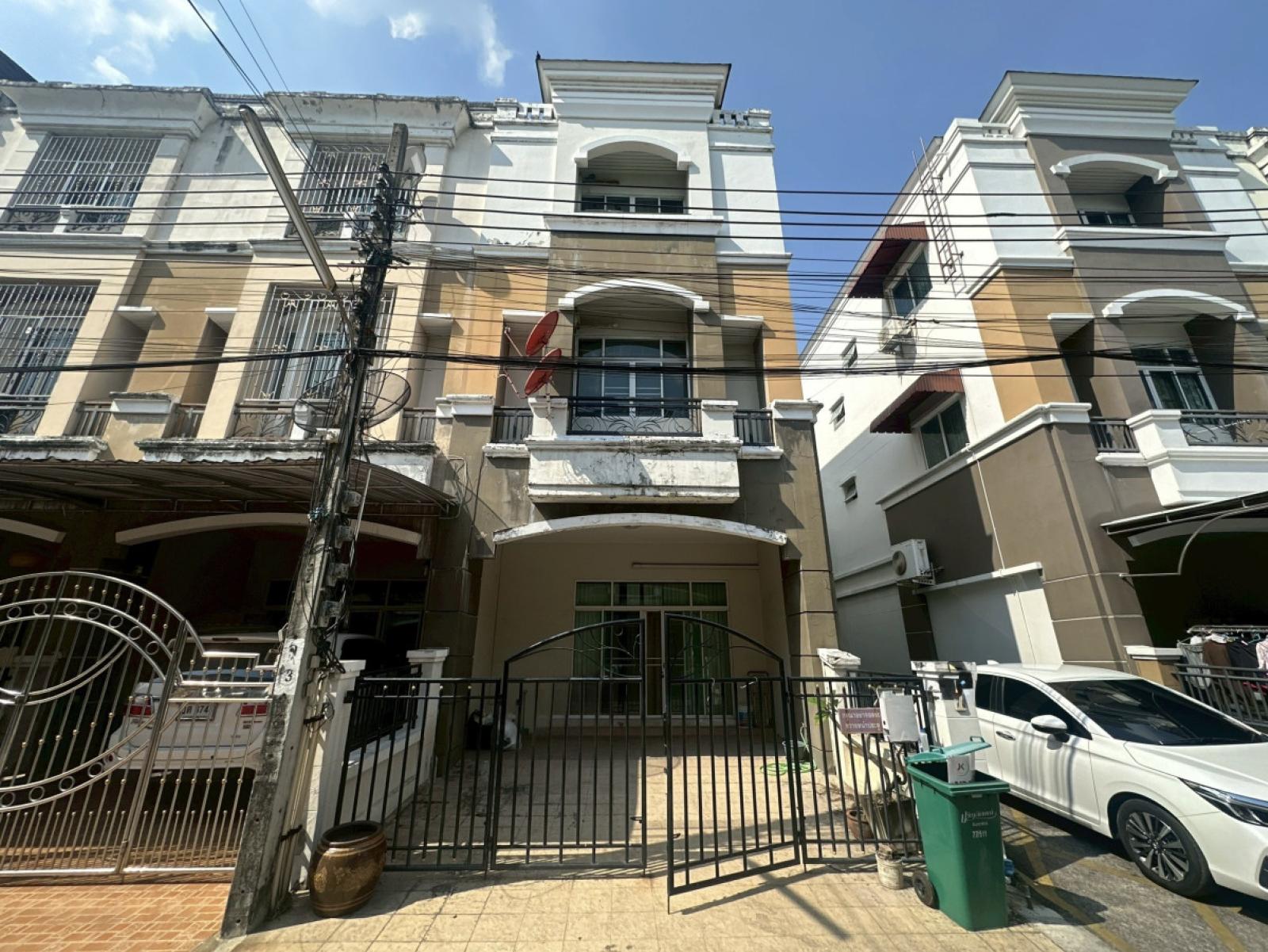 For Sale Townhouse/Townhome , Parinlak Inthararak , MRT-Bangkapi , Khlong Kum , Bung Kum , Bangkok , CX-172885 For Sale Townhouse/Townhome , Parinlak Inthararak , MRT-Bangkapi , Khlong Kum , Bung Kum , Bangkok , CX-172885