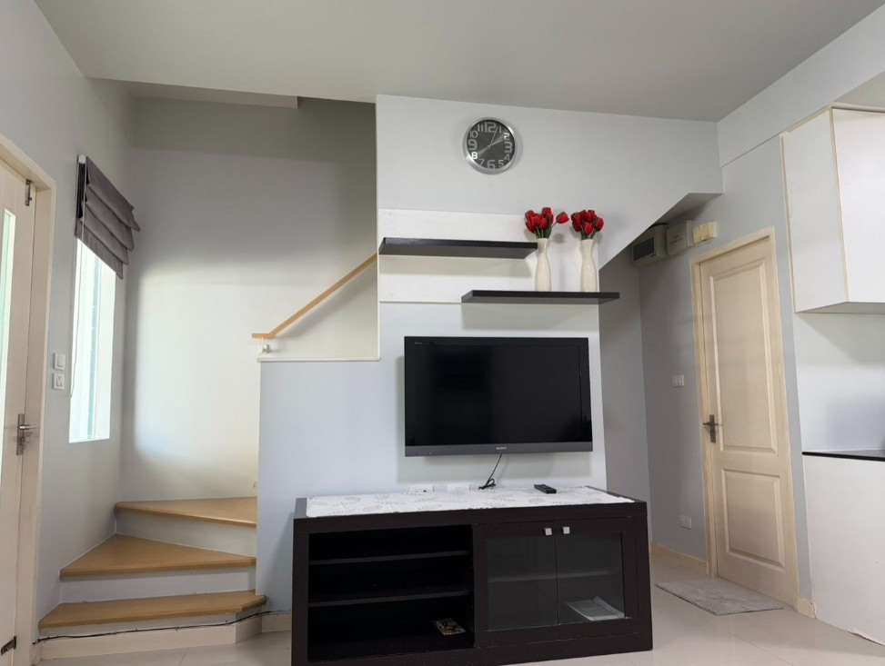 ให้เช่า  ทาวน์โฮม 3 ชั้น 3 นอน 3 น้ำ โครงการ บ้านใหม่ พระราม 9 – ศรีนครินทร์ 31 ตรว หน้ากว้าง 5 เมตร 25000 บาท – รูปที่ 2