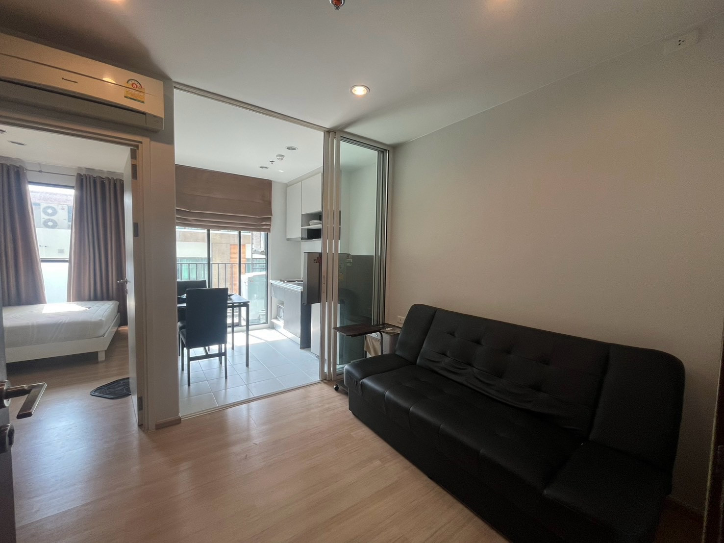 For Sale: The Base Chaeng Watthana, 30.64  sq.m., 1 Bedroom, 1 Bathroom, near Pink Line Chaeng Watthana 14 Station.