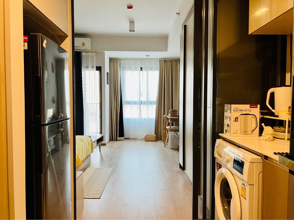 ให้เช่า คอนโด ไอดีโอ พระราม 9-อโศก (Ideo Rama 9-Asoke)    ชั้น 18  พื้นที่ 28 Sqm. แบบห้อง Studio (1 นอน 1 น้ำ)  เฟอร์นิเจอร์ เครื่องใช้ไฟฟ้าครบ พร้อมอยู่   ค่าเช่า ราคาประหยัดเพีอง  15,000 บาท/เดือน  